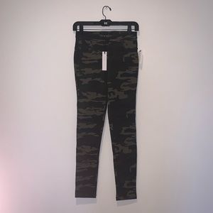 Camo stretchy legging jean
